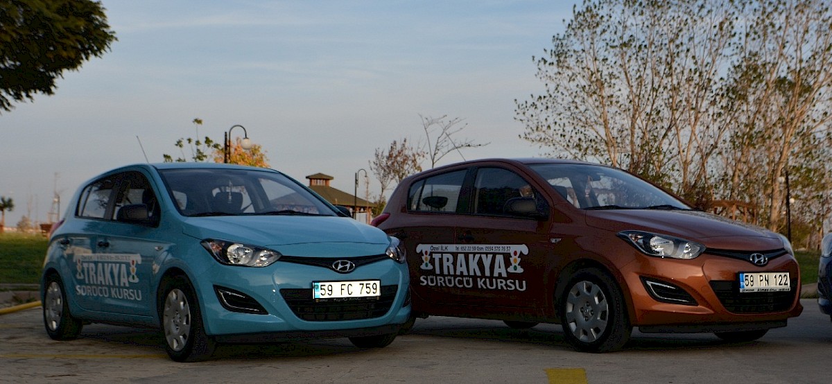 İlk Trakya Sürücü Kursu eğitim araçları
